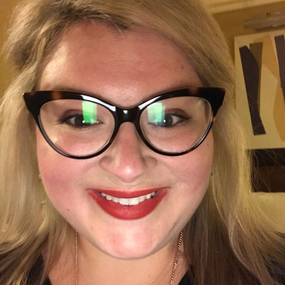 Meet your Posher, Stephanie